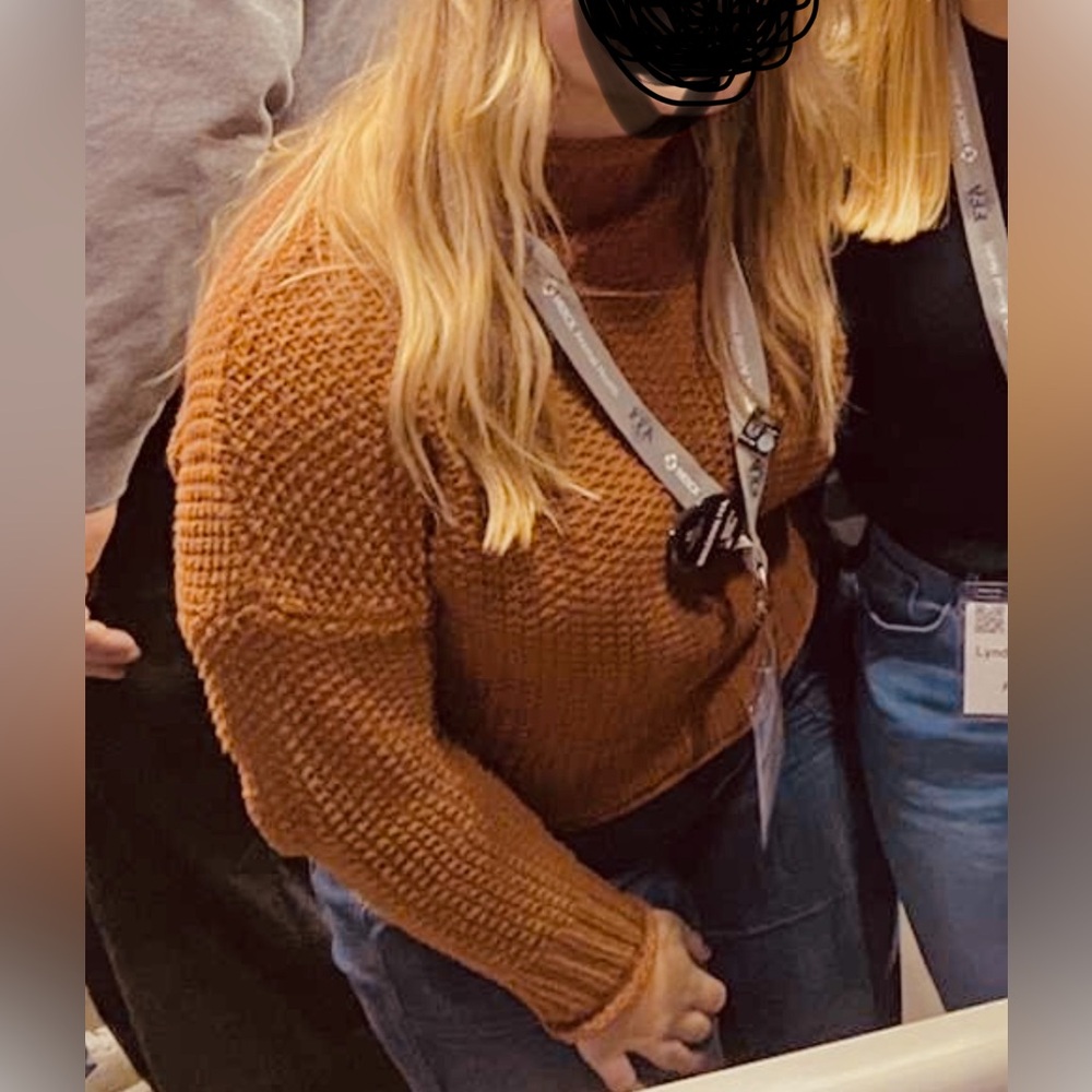 Sweater - Picture 3 of 3